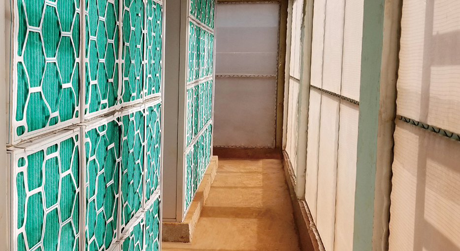 越南平福项目Antibio养猪场空气过滤系统主过滤墙（进风面）。