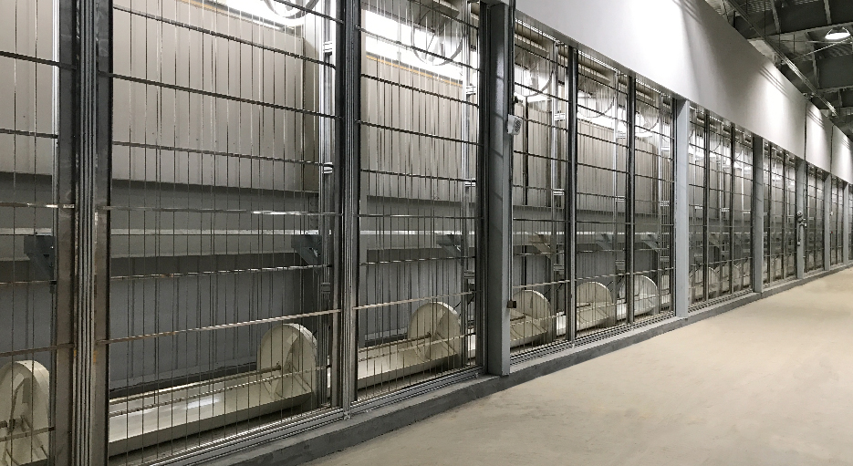 无尘涂装——卷帘空气空气过滤单元安装中